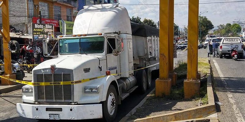 Jaló-Un-Lazo-Se-Rompió-Y-Murió-Arrollado-Por-Un-Tráiler.2jpg