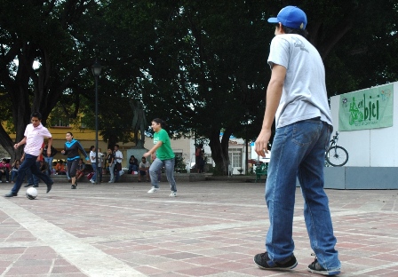 Nuevo León: Mientras echaban cascarita los balean