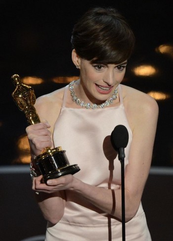 El Oscar para Mejor Actriz fue para Anne Hathaway en Los Miserables 