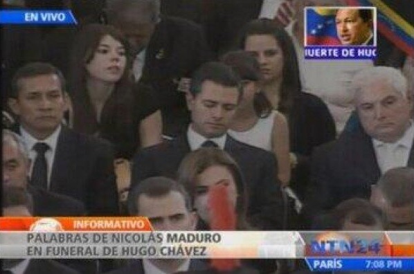 VIDEO: Enrique Peña Nieto se queda dormido en funeral de Hugo Chávez