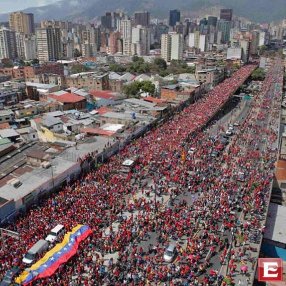 Rinden emotivo tributo a Hugo Chávez