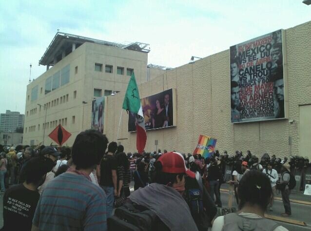 Convocan a manifestación pacífica con #OcupaTelevisa, fuerza pública acordona la zona