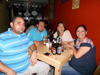 ¡Maurcio Flores,Ramsés Moreno,Ma. Fernanda Vargas y Emilene Díaz pasando lista en los festejos cerveceros!