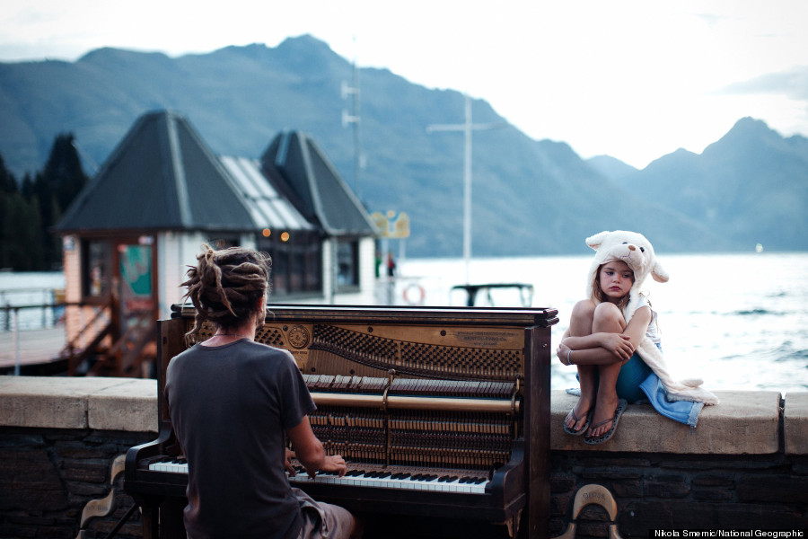 Piano play at sunset - 2013-06-28_222084_travel-portraits.jpg