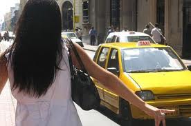 mujer taxi