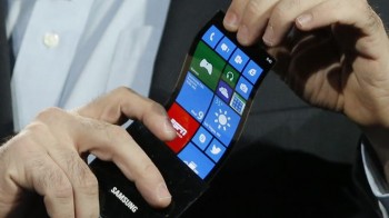 CES-Samsung-Flexible-screen-660