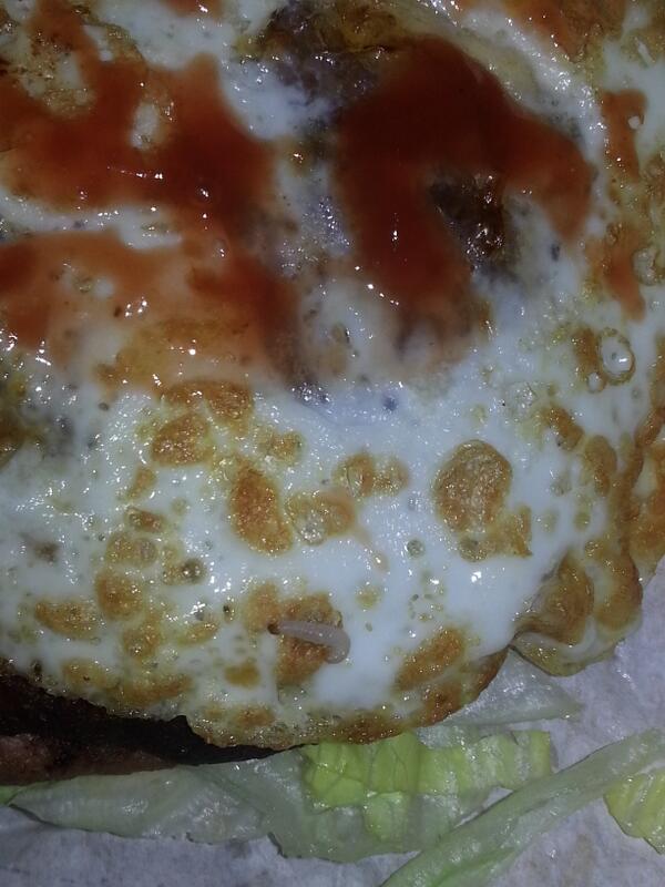 larva hamburguesa McDonald's