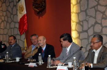 Fausto Vallejo en reunión con delegados federales