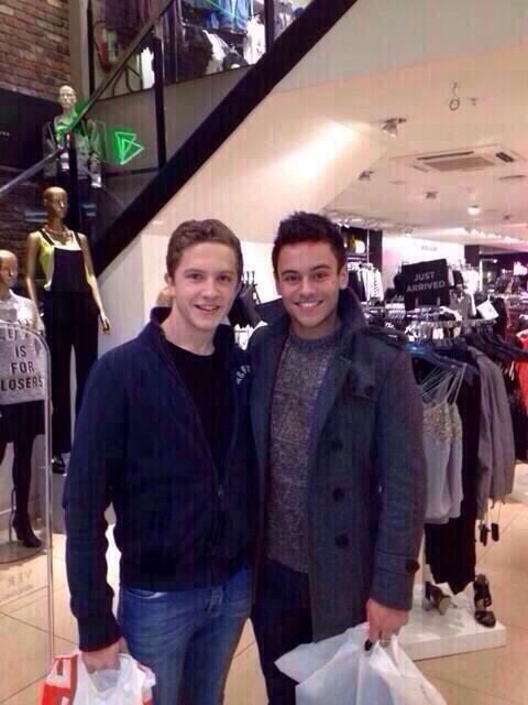 Tom Daley y pareja