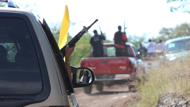 co-apatzingan-autodefensa