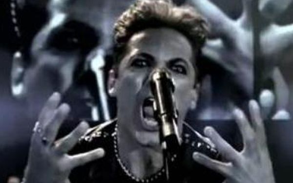 Cristian Castro metal