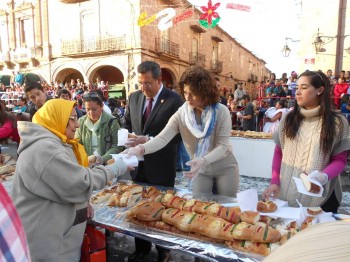 repartición de rosca de reyes en Morelia3