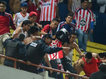 aficionados chivas vs policia