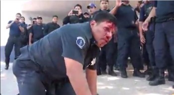 policías golpean a sus subordinados en tabasco