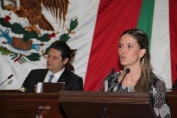 Iniciativa de Ley para la Prestación de Servicios inmobiliarios  Daniela de los Santos