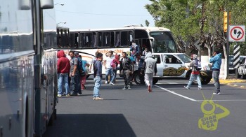 Casa de Gobierno bloqueada por normalistas Morelia