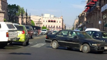 Madero cerrada por policías, Morelia