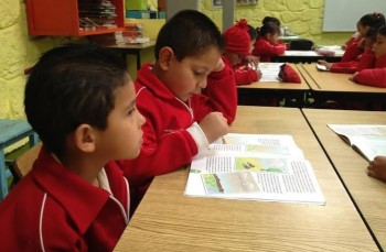 niños escuela clases salón