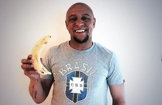 roberto carlos comiendo plátano