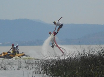 SKY board en el lago