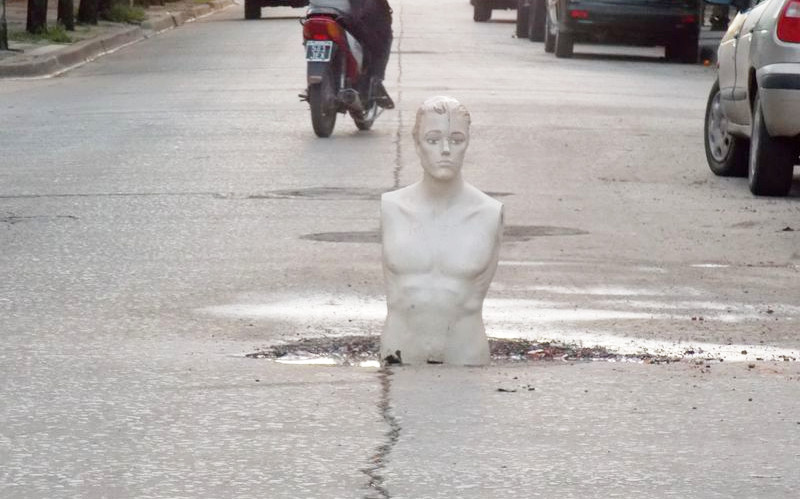 monumento al bache