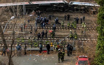 mujer escapa del tren