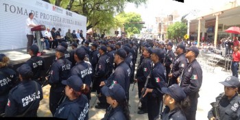 toma protesta autodefensas Fuerza Rural Estatal