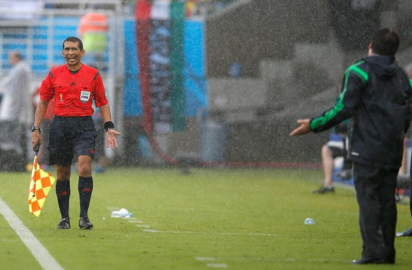 JusticiaDivina-Abanderado Humberto Clavijo Que Anuló Goles a México Fuera Del Mundial