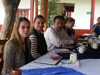 Roberto Monroy y Delegada de Sectur Pátzcuaro Samantha Flores Adame Michoacán