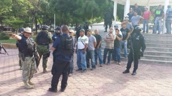 autodefensas detenidos en la mira