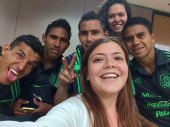 lady pioja seleccionados selfie