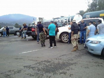 autodefensas bloqueando uruapan 4 julio