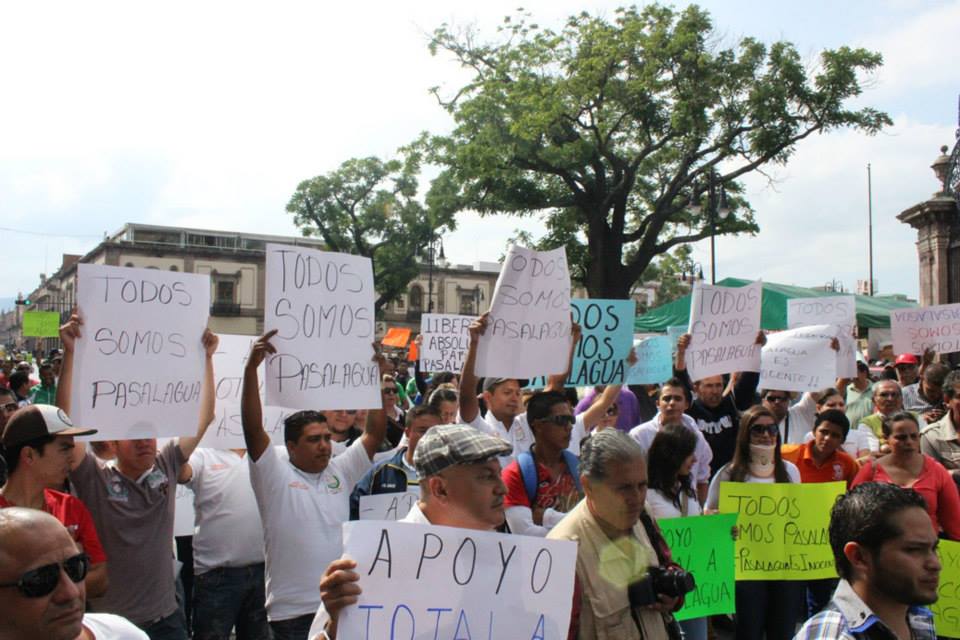 manifestación todos somos pasalagua 5