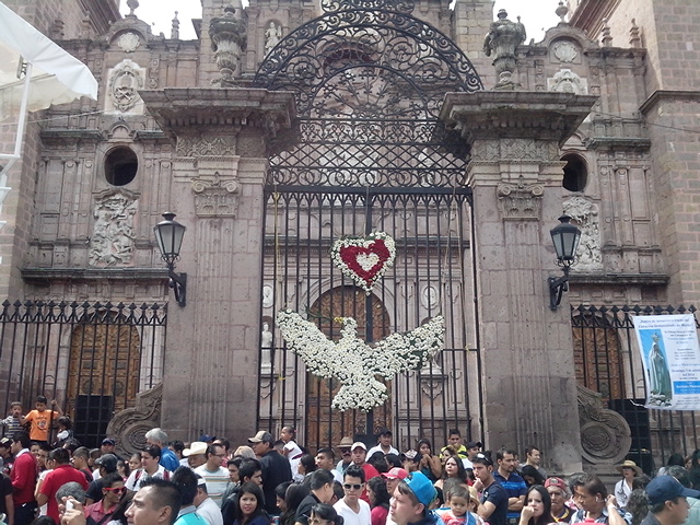 Catedral de Morelia desfile