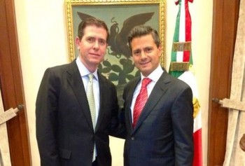 Peña Nieto con Alfredo Castillo