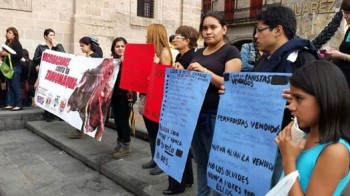 manifestación contra de la tauromaquia declarada patrimonio cultural Michoacán, Morelia Plaza Benito Juárez