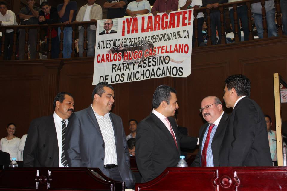 manifestación ex policías despedidos en comparecencia de Carlos Hugo Castellanos SSP en el Congreso 2