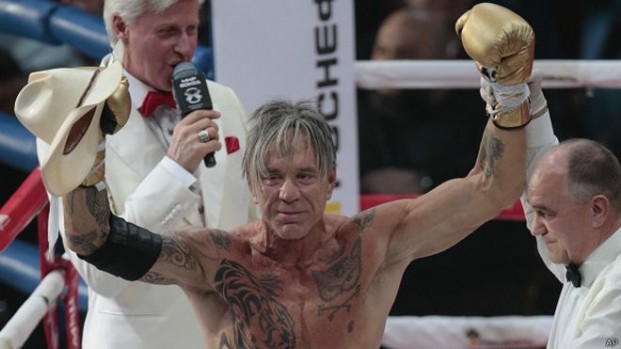 Mickey Rourke regresa al box . Foto vía agencias