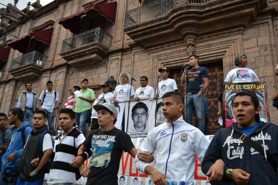 caravana padres de normalistas de Ayotzinapa en Morelia 9