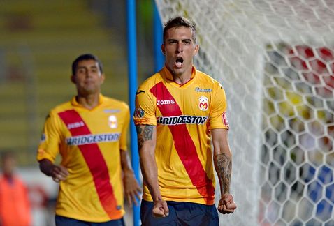 Primer partido de Tena con Monarcas