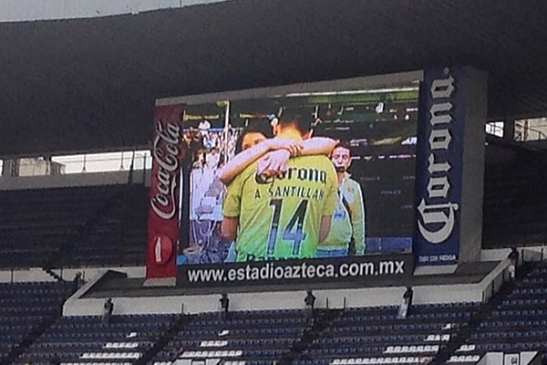 Sellaron Su Amor En El Estadio Azteca Este 14 De Febrero