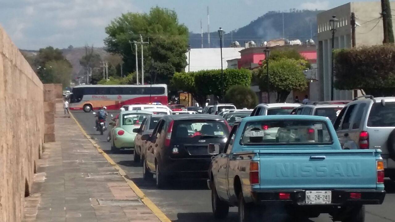 bloqueo tráfico en Acueducto Morelia