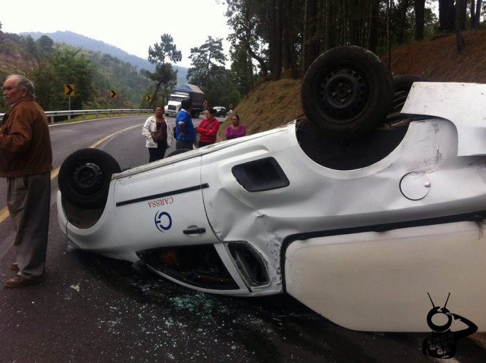 QUERÉNDARO-Mensajero-sobrevive-a-percance-vial-en-la-rúa-Queréndaro-Huajúmbaro