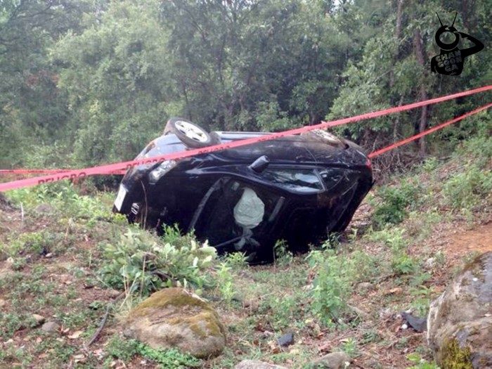 QUIROGA-Dos-maestros-quedan-lesionados-en-un-accidente-automovilístico