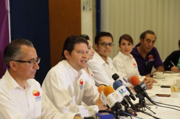 alfonso martinez presenta eje