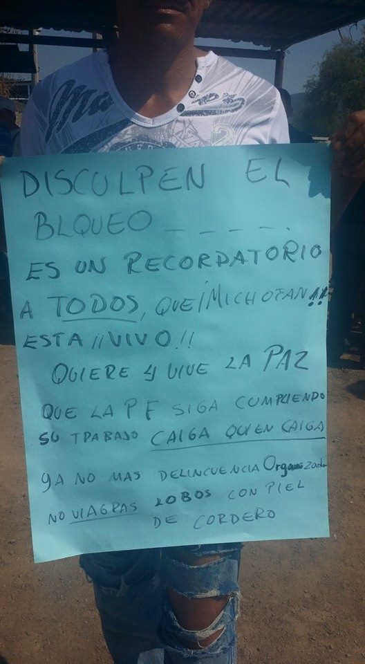 bloqueo Tierra Caliente vs reportaje Apatzingán 2