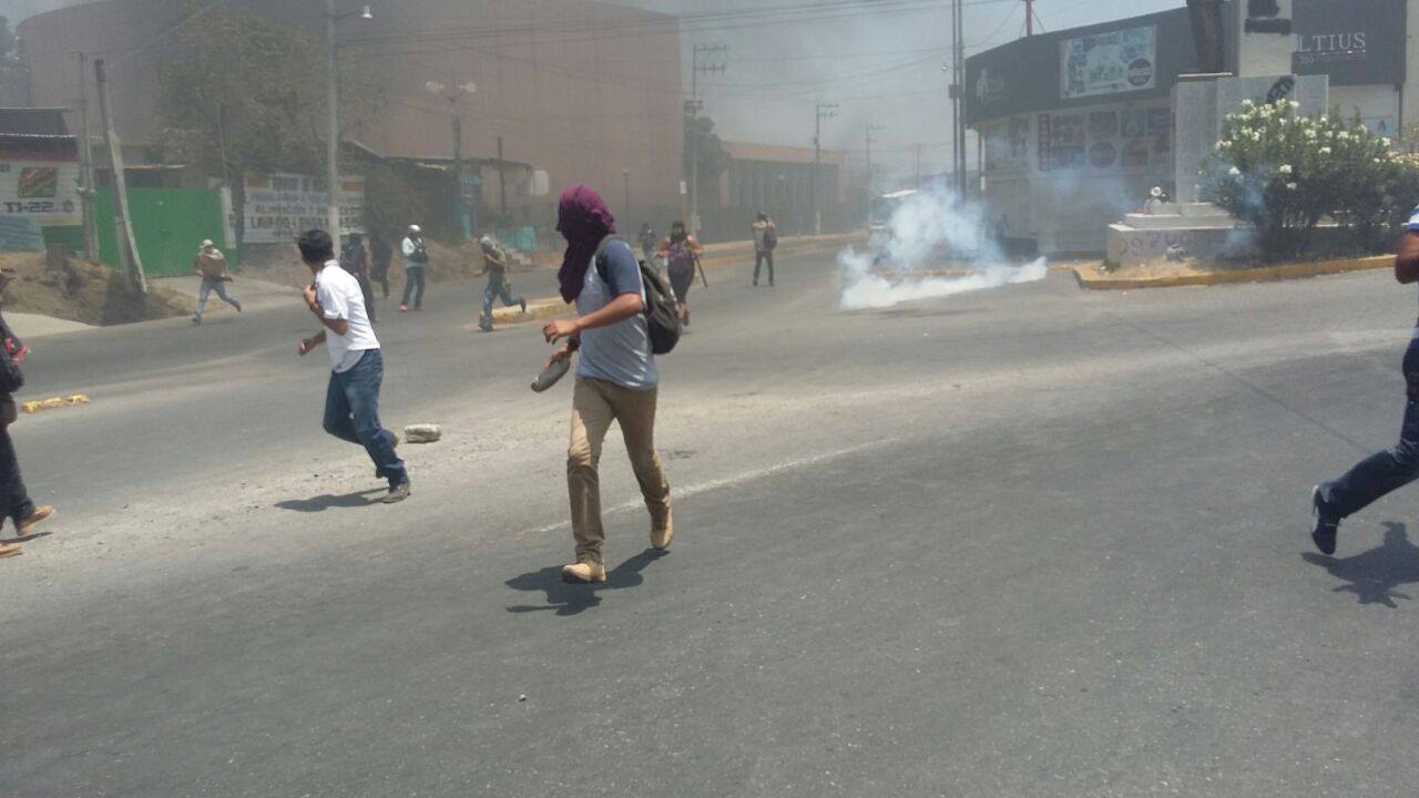 enfrentamiento normalistas polis Guerrero