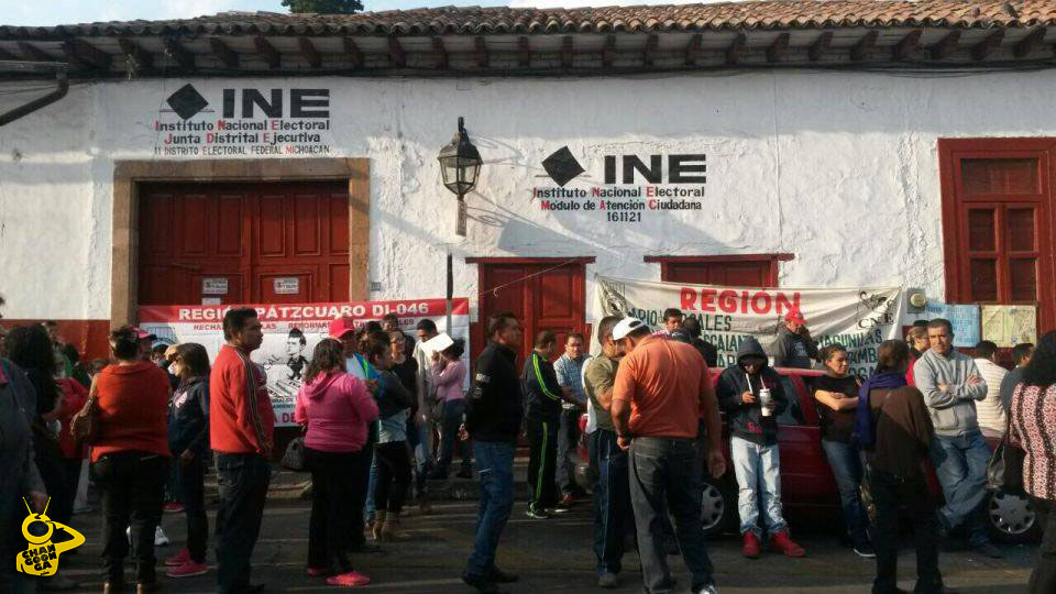 manifestación CNTE en el IEM Pátzcuaro 2