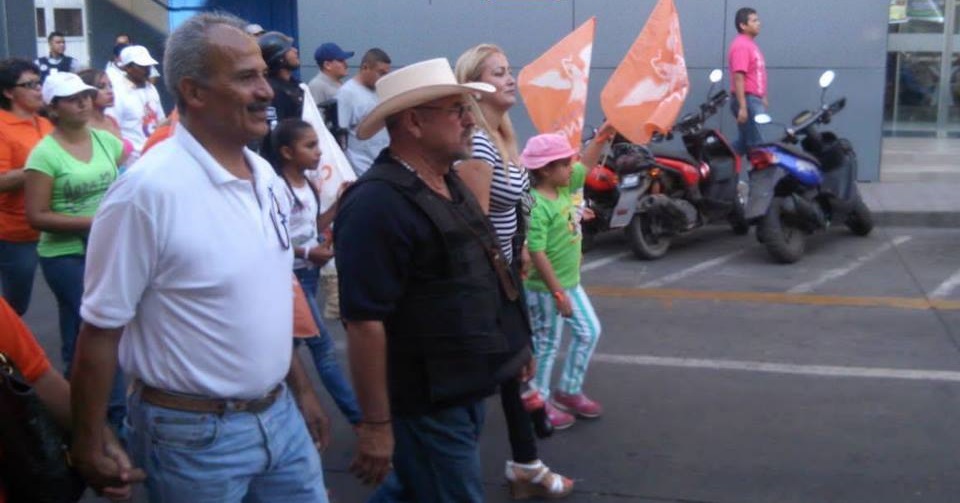 marcha Hipólito Mora chaleco antibalas