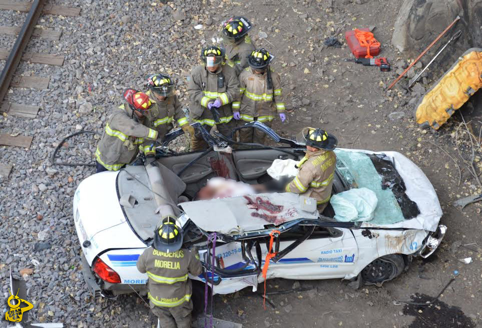 taxi cae vías del tren Morelia